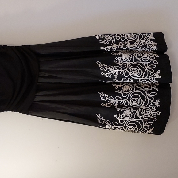 La Nouvelle Renaissance Dress - Picture 4 of 10